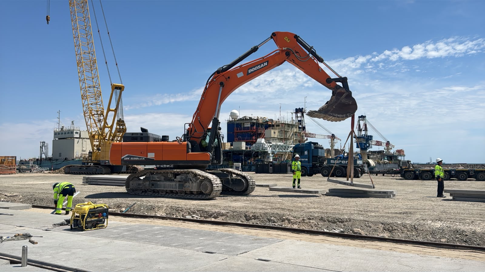 Гусеничный экскаватор DOOSAN DX530LCA-7M